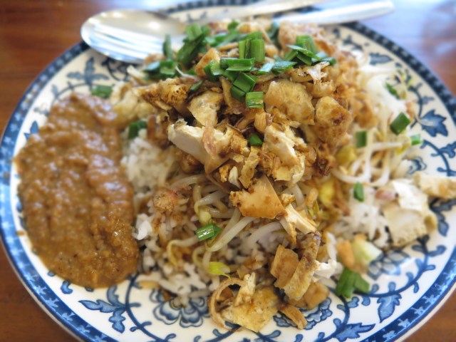 Nasi lengko at Sagoo/Kopi Lay, Jalan Trunojoyo.