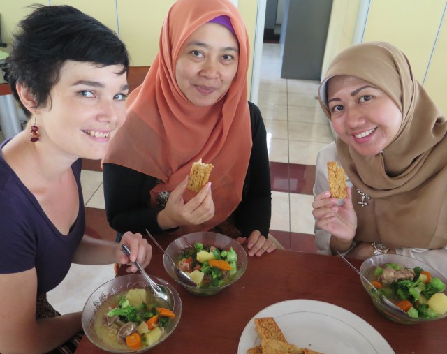 Sop buntut cook up in the kitchenette with Atik and Retzy. 