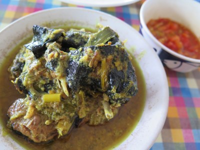 Paniki woku at Tinoor Jaya, Jalan Raya Manado Tomohon.